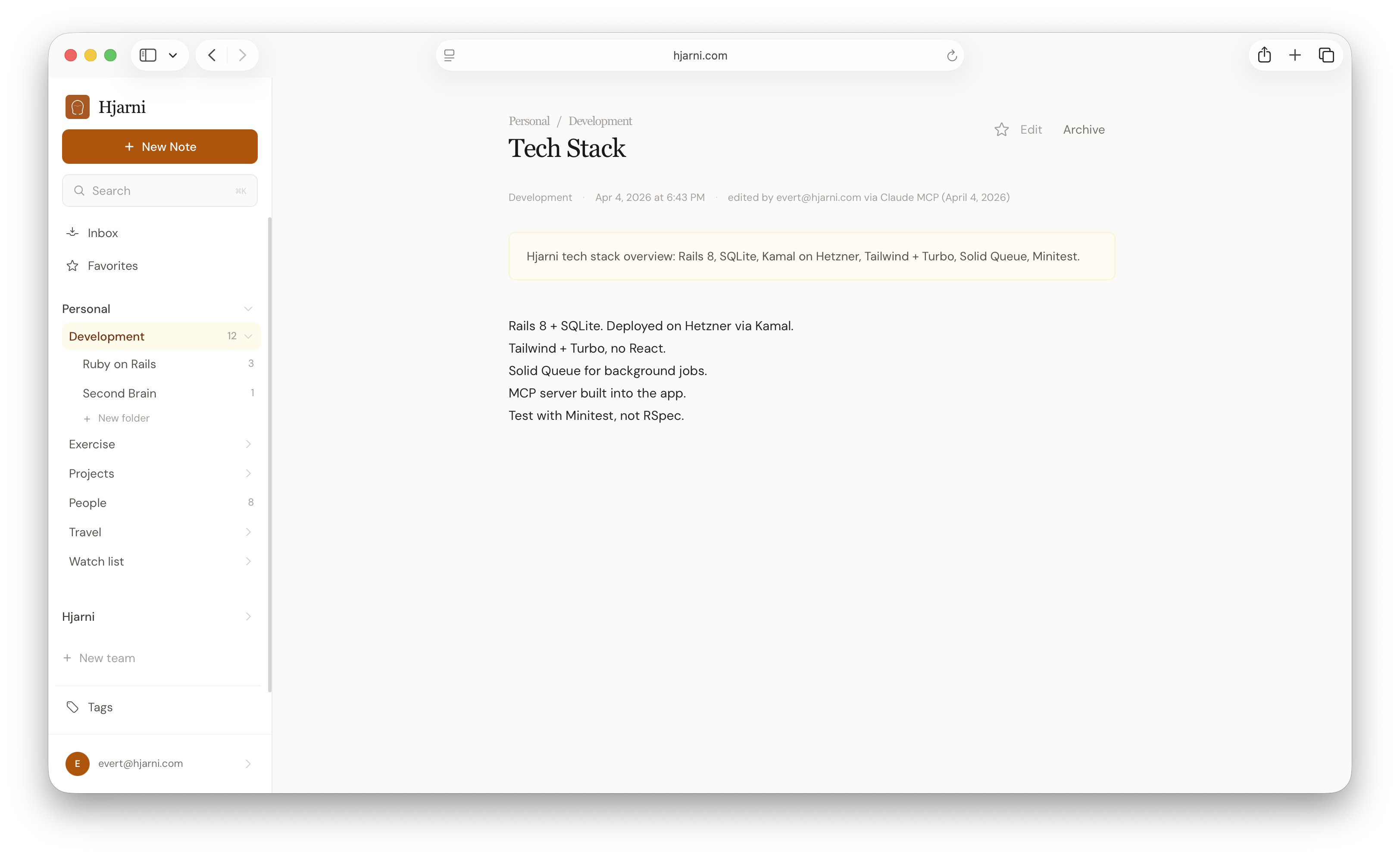 A tech stack note in Hjarni